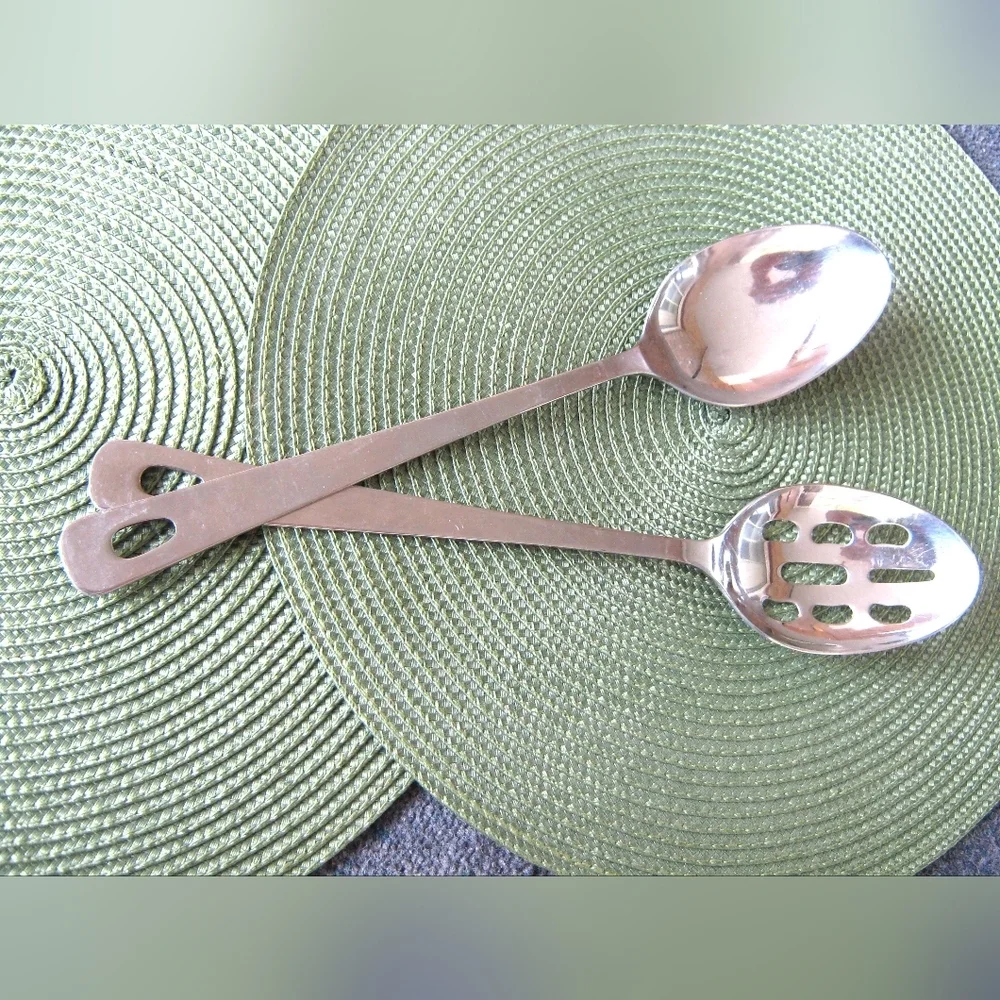 Large spoons with vintage charm‎
